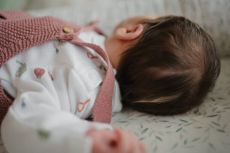 Detailaufnahme von Kinderhaaren – dokumentarische Familienfotografie Graz und Umgebung, authentische Alltagsmomente