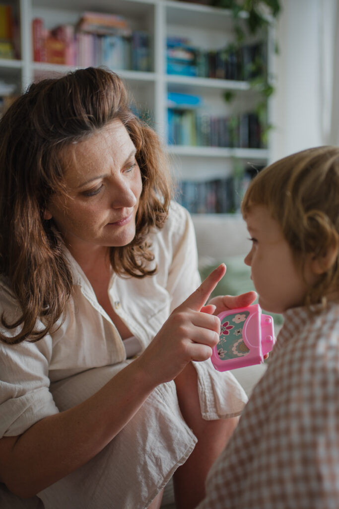 lipgloss-familienfotografie-graz-und-umgebung-dokumentarisch-julia-wurzer-fotografie