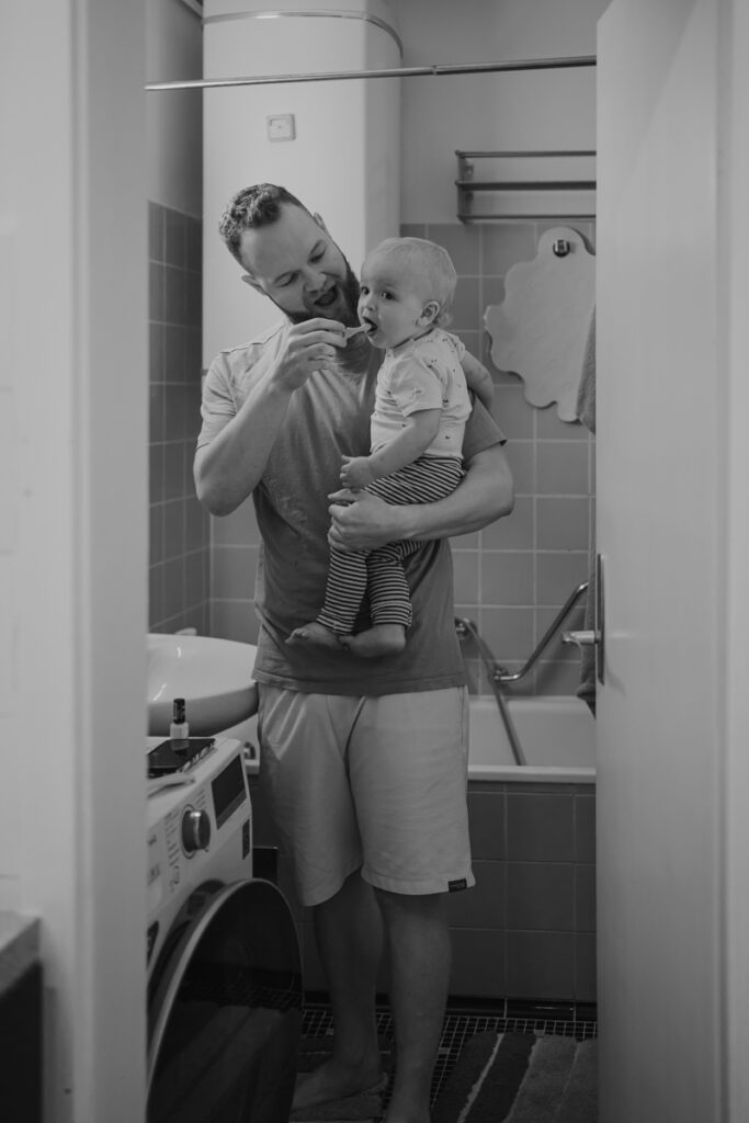 zaehneputzen-familienfotografie-graz-und-umgebung-dokumentarisch-julia-wurzer-fotografie